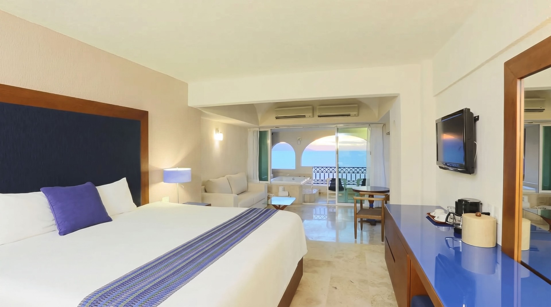 Jr. Suite