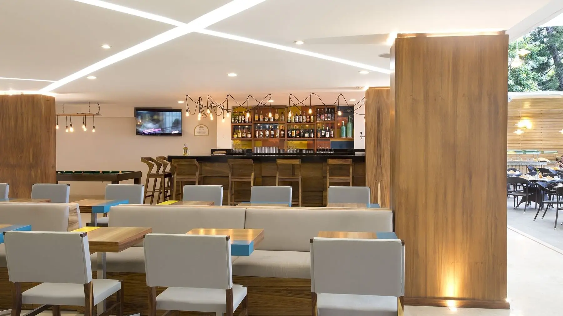 Lobby Bar 1
