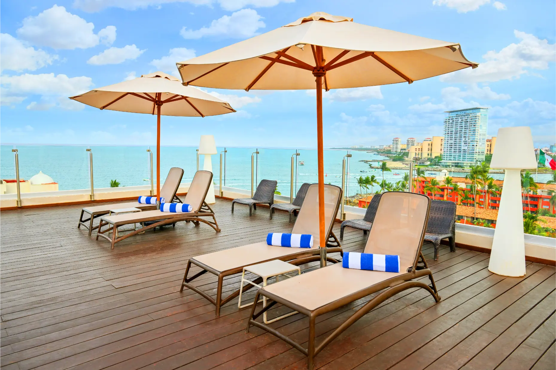 Infinity pools and rooftop bar: the aquatic experience at Crown Paradise Golden